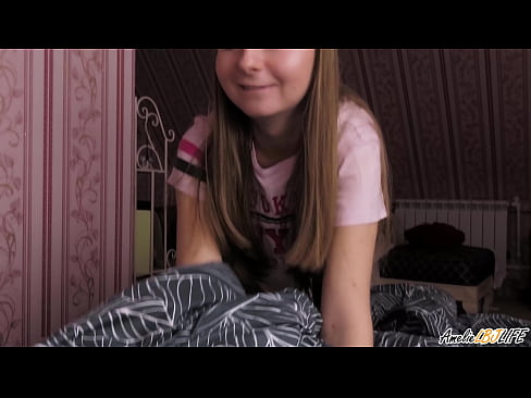 ❤️ Blondie waxay si qoto dheer u nuugtaa BFF's waxayna ku dhufanaysaa afkeeda ❤ Muqaal dabada %so.bestsexporno.ru ﹏