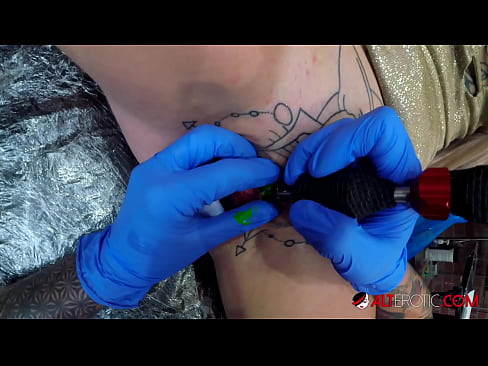 ❤️ Sully Savage oo aad u tattooed ayaa Kintirkeeda ku sawirtay tattoo ❤ Muqaal dabada %so.bestsexporno.ru ﹏